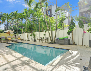 1411 Ne 7th Street - Photo Thumbnail 2