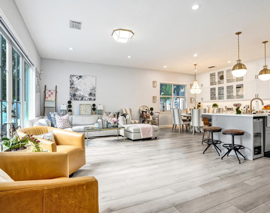 1411 Ne 7th Street - Photo Thumbnail 5