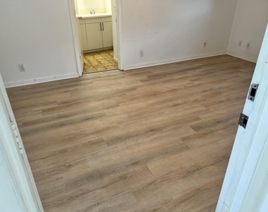 1650 Nw 43rd Street - Photo Thumbnail 1