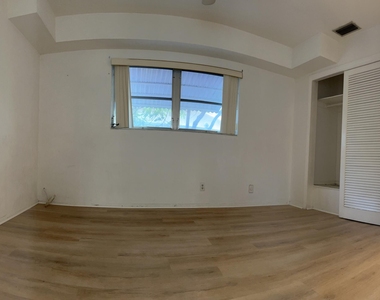 1650 Nw 43rd Street - Photo Thumbnail 8