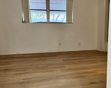 1650 Nw 43rd Street - Photo Thumbnail 7