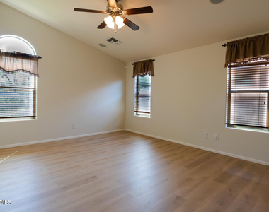 29223 N 22nd Lane - Photo Thumbnail 13