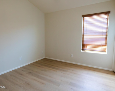 29223 N 22nd Lane - Photo Thumbnail 22