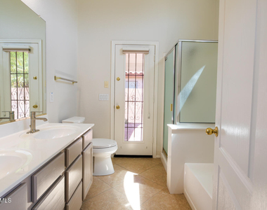 29223 N 22nd Lane - Photo Thumbnail 17