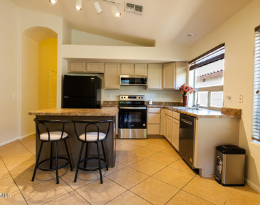 29223 N 22nd Lane - Photo Thumbnail 9
