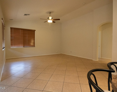 29223 N 22nd Lane - Photo Thumbnail 4