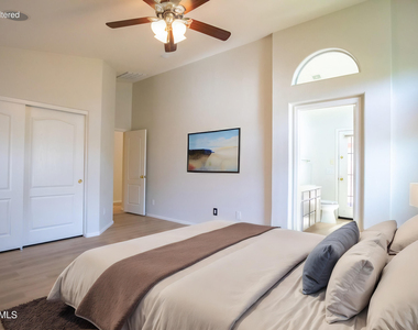 29223 N 22nd Lane - Photo Thumbnail 14