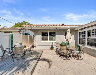 1036 Ne 9th Avenue - Photo Thumbnail 30