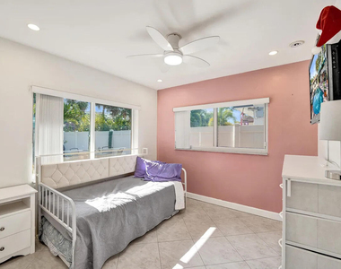 1036 Ne 9th Avenue - Photo Thumbnail 24