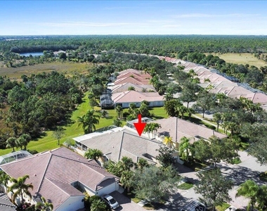 3277 Se Glacier Terrace - Photo Thumbnail 20