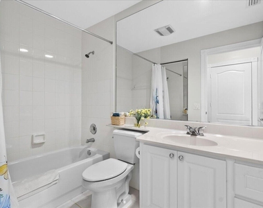 3277 Se Glacier Terrace - Photo Thumbnail 13