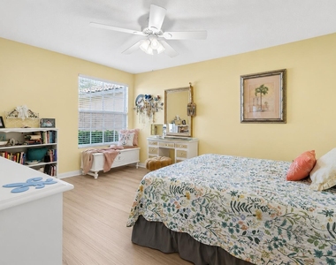 3277 Se Glacier Terrace - Photo Thumbnail 12