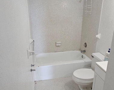 4174 Inverrary Drive - Photo Thumbnail 10