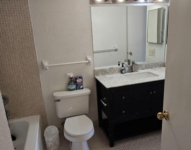 4174 Inverrary Drive - Photo Thumbnail 8