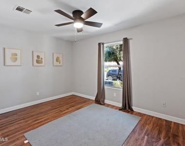 2129 W Rose Garden Lane - Photo Thumbnail 15