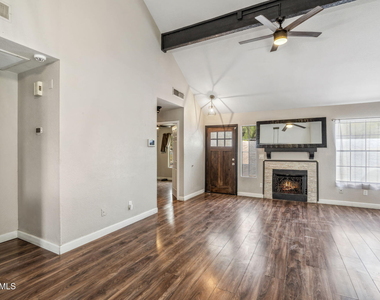 2129 W Rose Garden Lane - Photo Thumbnail 13