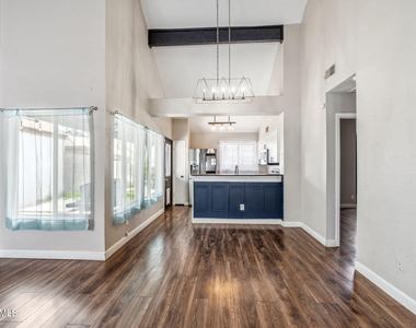 2129 W Rose Garden Lane - Photo Thumbnail 7