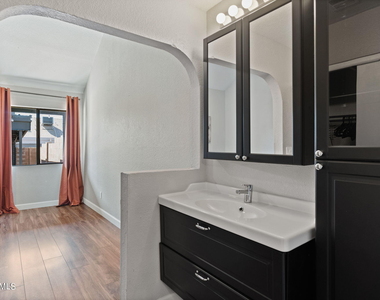 2129 W Rose Garden Lane - Photo Thumbnail 19