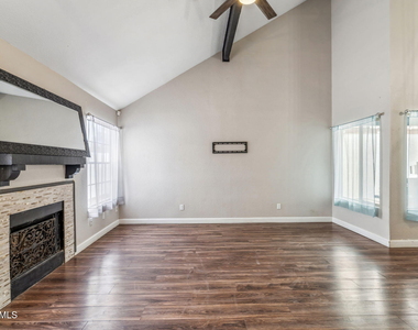 2129 W Rose Garden Lane - Photo Thumbnail 5