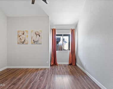 2129 W Rose Garden Lane - Photo Thumbnail 21