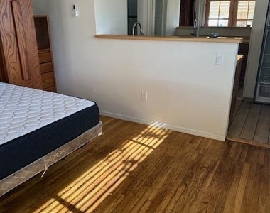 1340 E Missouri Avenue - Photo Thumbnail 9