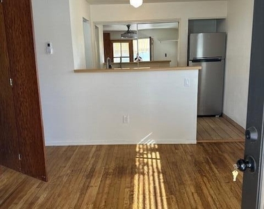 1340 E Missouri Avenue - Photo Thumbnail 5