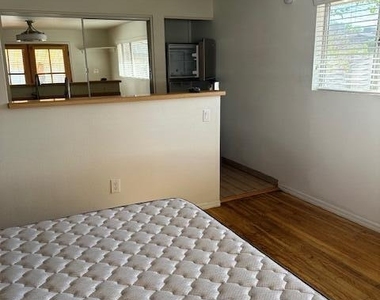 1340 E Missouri Avenue - Photo Thumbnail 10