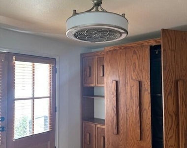 1340 E Missouri Avenue - Photo Thumbnail 6