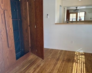 1340 E Missouri Avenue - Photo Thumbnail 3