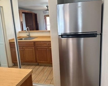 1340 E Missouri Avenue - Photo Thumbnail 12