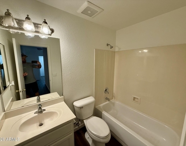 17517 W Ventura Street - Photo Thumbnail 12