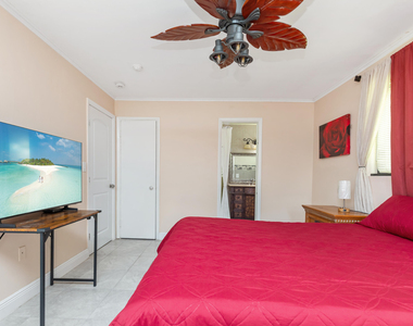 475 Ne 113th Street - Photo Thumbnail 3
