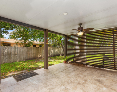 475 Ne 113th Street - Photo Thumbnail 22