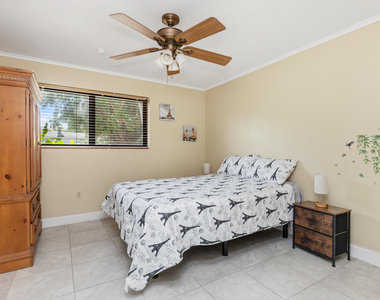 475 Ne 113th Street - Photo Thumbnail 7