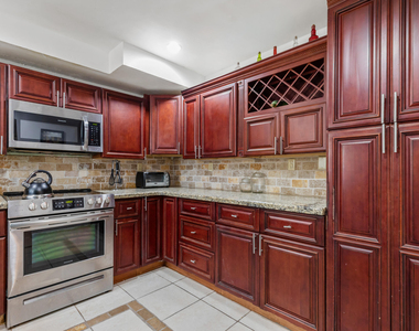 475 Ne 113th Street - Photo Thumbnail 11