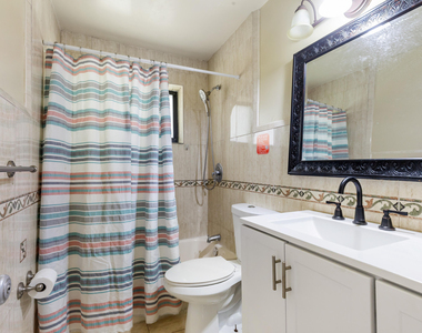 475 Ne 113th Street - Photo Thumbnail 9