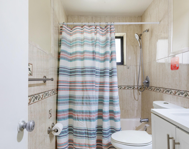 475 Ne 113th Street - Photo Thumbnail 8