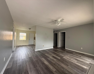 4109 Sw 24th Street - Photo Thumbnail 3