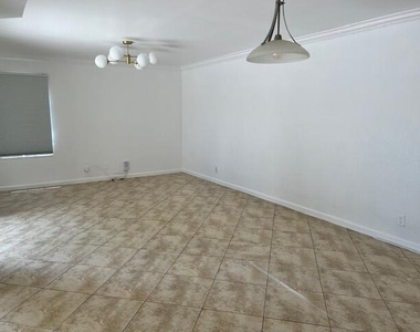 8189 Thames Boulevard - Photo Thumbnail 2