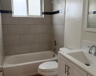 1913 Ne 2nd Street - Photo Thumbnail 5