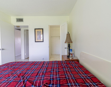 158 Mansfield D Drive - Photo Thumbnail 19