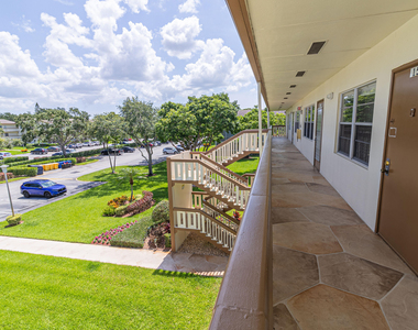 158 Mansfield D Drive - Photo Thumbnail 3