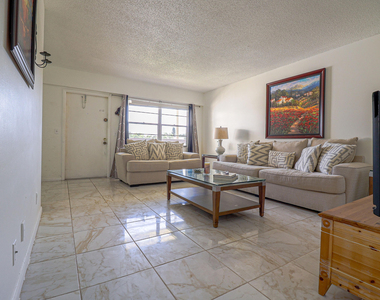 158 Mansfield D Drive - Photo Thumbnail 6
