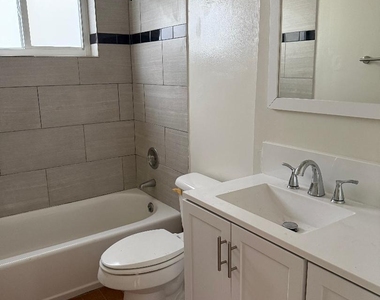 1913 Ne 2nd Street - Photo Thumbnail 8