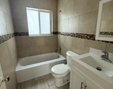 2317 Ne 2nd Street - Photo Thumbnail 3