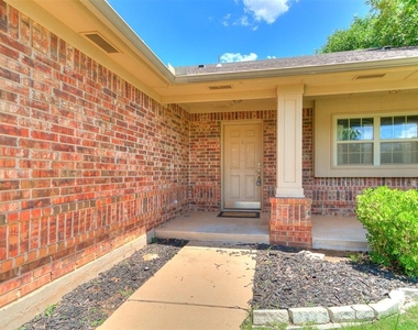 18100 Calle Way - Photo Thumbnail 4