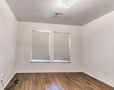 18100 Calle Way - Photo Thumbnail 24
