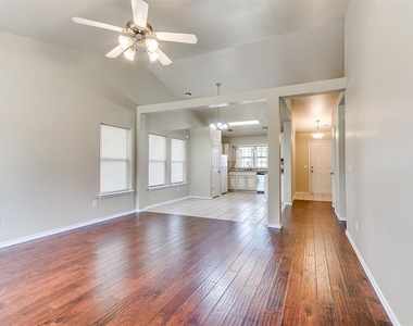 18100 Calle Way - Photo Thumbnail 7