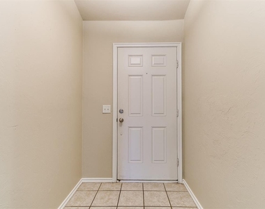 18100 Calle Way - Photo Thumbnail 6