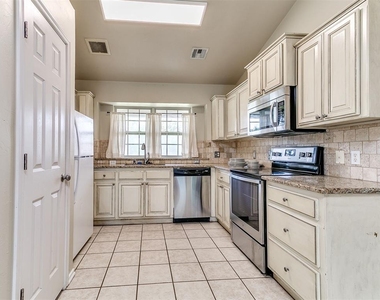 18100 Calle Way - Photo Thumbnail 14